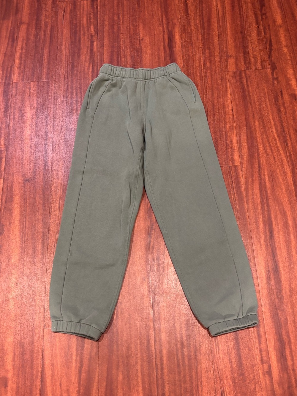 Lululemon Scuba Mid-Rise Oversized Joggers